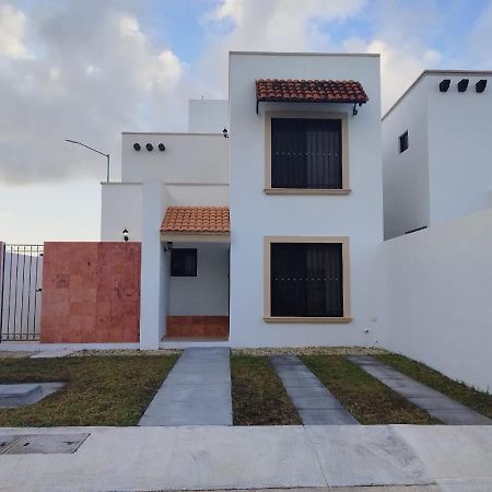 Hermosa Casa A 15 Minutos Del Aeropueto De Cancun En Exclusivo Fraccionamiento Residencial מראה חיצוני תמונה
