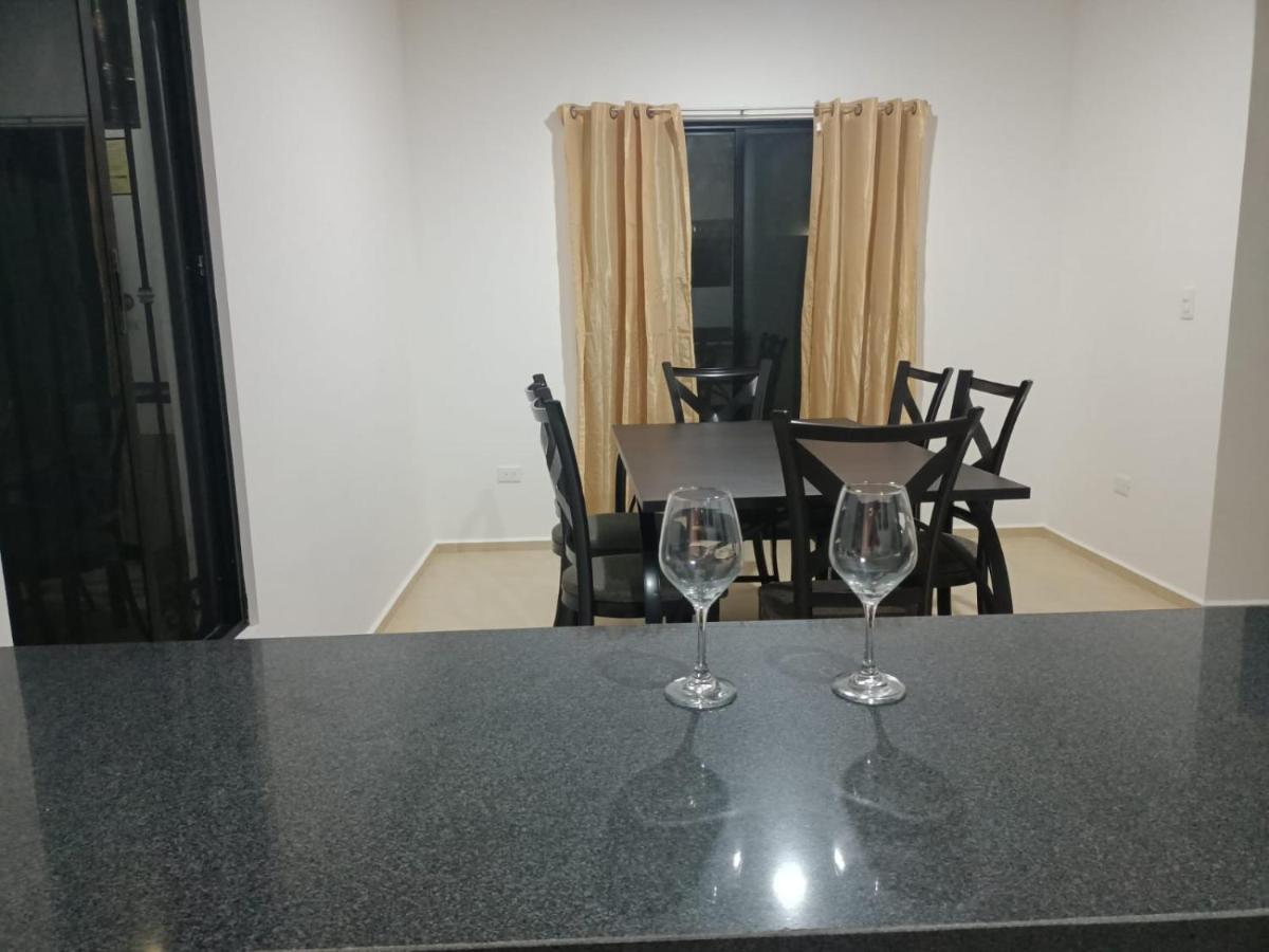 Hermosa Casa A 15 Minutos Del Aeropueto De Cancun En Exclusivo Fraccionamiento Residencial מראה חיצוני תמונה